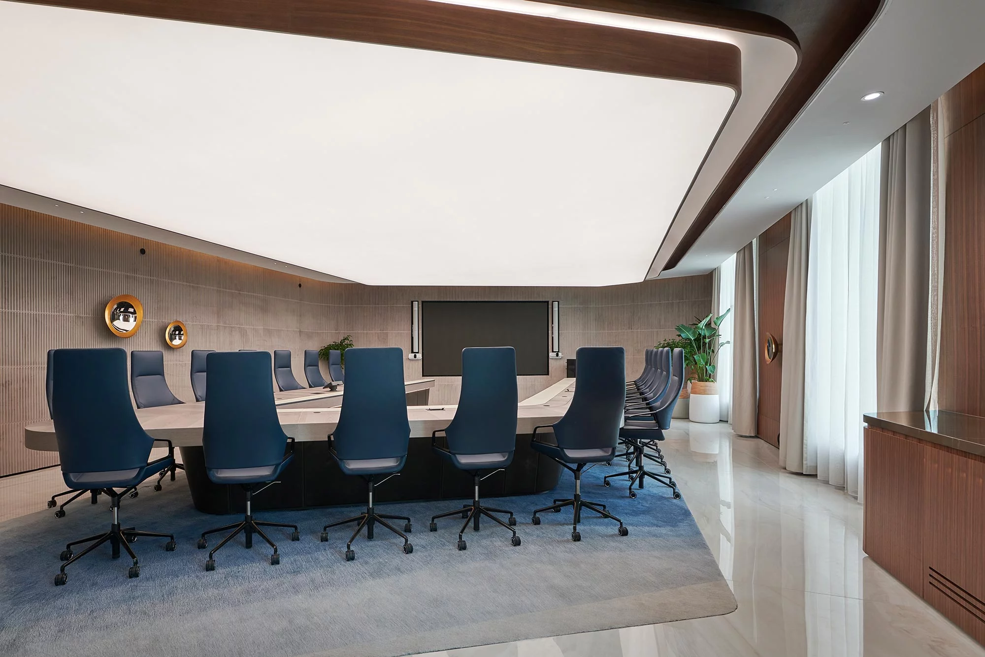 Luxury stretching ceiling design